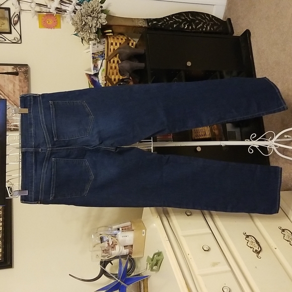 Women's NYDJ Marilyn Straight LiftXTuck technology - Picture 3 of 8